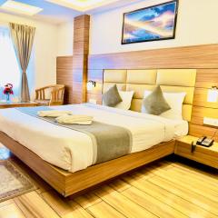 Hotel LA VISTA Near Railway Station Darjeeling