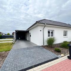 Einzigartiger Neubau-Bungalow - Luxus-Küche, große Terrasse mit Garten - Perfekt für Familie und Gruppen