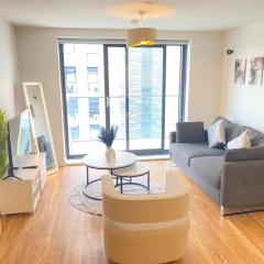 Luxury 2-bed high-rise in Manchester with parking