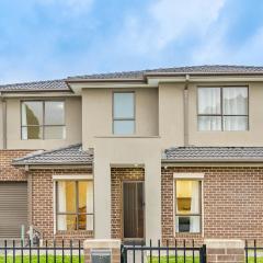 Hidden Gem - 3 bedroom townhouse in Heidelberg West