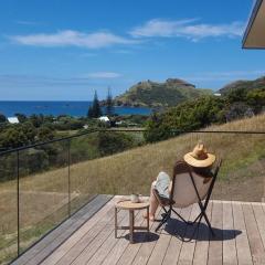 XSPOT Medlands Beach House - Ocean views - Short stroll to the beach