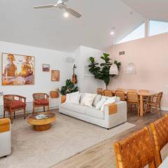Luxe Modern Waterfront 4BR Oasis Wifi, BBQ & Pool