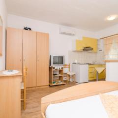 Apartments Skurla - Studio Apartment with Terrace A1 uti