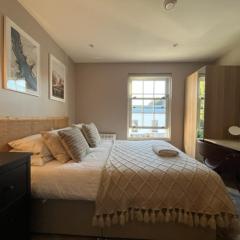 Charming 1 BR apt in town centre