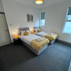 Stylish Retreat near Birkenhead & Liverpool Your Cozy Home Away From Home