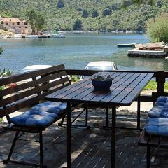 Apartments Vera - Comfort One-Bedroom Apartment with Terrace and Sea View Irena