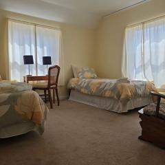 Twin room near Hillsboro