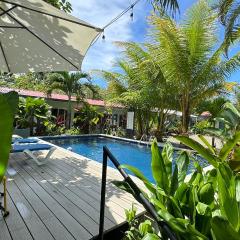 Rooms & Pool Macaws