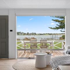 Percys Place- Waterfront pet and family friendly