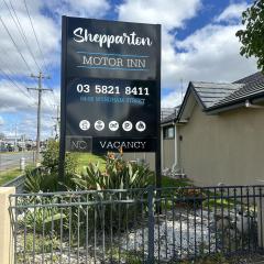 SHEPPARTON MOTOR INN Tudor House Motel