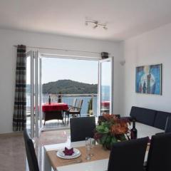 Apartments Villa Ari - Superior Three Bedroom Apartment with Balcony and Sea View First Floor
