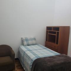 Quarto Individual em Casa