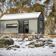 Big Yard Escapes - Two Off-Grid Tiny Houses on the Mowamba River