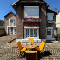 Charmant T2 avec Terrasse et Parking Privé, Tout Confort, Proche Trouville - FR-1-712-88