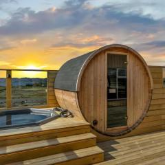 Cozy Cabin with Hot Tub & Sauna - Ultimate Retreat