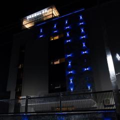 Formula 2 Hotels and Suites