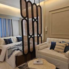 200mbps WiFi, Luxury condo near Ayala