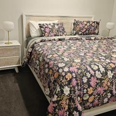 Private Master Bedroom with Ensuite in Officer
