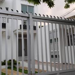 Espectacular casa con parqueadero bien ubicada