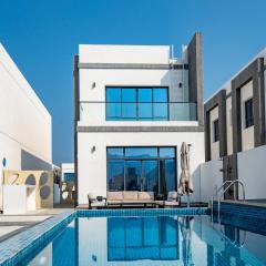 3BR villa and maid room by escape time