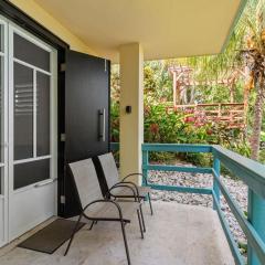 Casita 3 at Ceiba Tree Inn. Tranquility with Garden Views and Pergola with Ocean Overlook