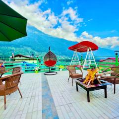 The Vista Legacy Resort, Manali - ! Near Mall Road !! Hot & Cold AC Rooms !! Best Selling !! Big Parking !! Luxury Collection !! Open Terrace !! Lift !! Playing Zone !! Property of the Year !