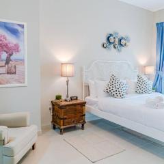 Victorian Charm 1BR Stylish Haven Al Reem