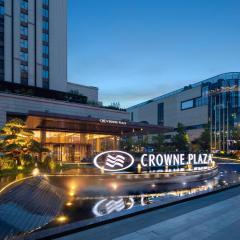 Crowne Plaza Hangzhou Qiantang - The subway Line 1 can reach the West Lake scenic area as well as the airport and high-speed rail station, adjacent to Jinsha Lake and Longfor paradise walk