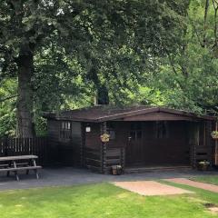 Self catering log cabin 5 mins from Kilkenny City Eircode R95 HH9W