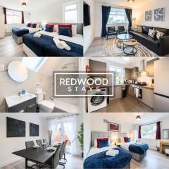 SPACIOUS 3 BEDROOM 2 BATHROOM SERVICED HOUSE WITH FREE ON STREET PARKING, FREE WiFi, PERFECT FOR BUSINESS STAYS, FAMILIES, RELOCATIONS, EXTENDED STAYS, AND EMERGENCY ACCOMMODATION by REDWOOD STAYS