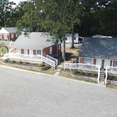 Early American Motel