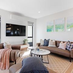 Central Oasis Townhouse with Parking and Air-con