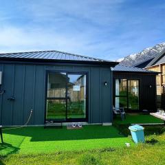 Hanleys Private Room near Ski Airport