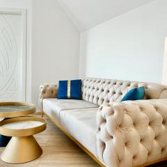 ASP Modern Apartments with Balcony & Free Parking