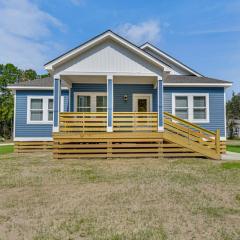 1 Mi to Dtwn Manteo Dog-Friendly Home with Deck