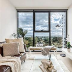 Historic Elegance in Boutique Apt on St Kilda Rd