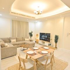 RJ's - Beautiful 3 Bedroom Apartment