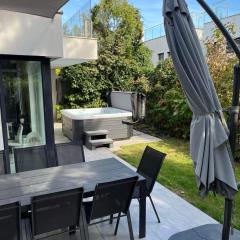 Luxury Garden House II In The Center