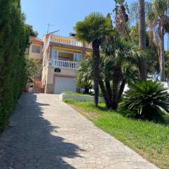 Alquilo chalet completo
