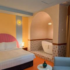 The Très Hotel