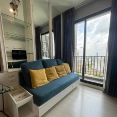 Thonglor Luxury Sleek Condo in Bangkok