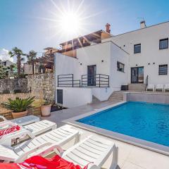 Lovely Home In Funtana With Wifi