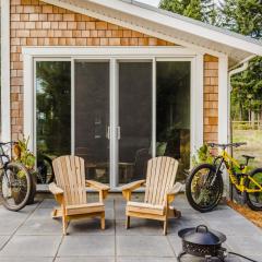 Tiny house & Sauna on Lakefront Farm Oasis