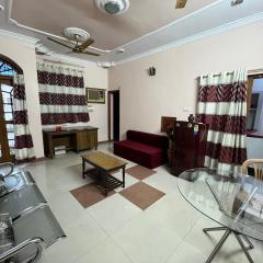 Room in the Heart of Gomti Nagar