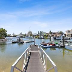 Dream waterfront retreat in Runaway Bay