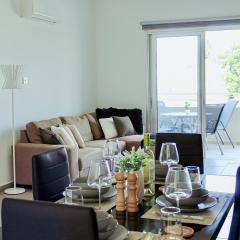 Modern 2 Bedroom Apt - Tourist Area Collection