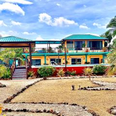 Seafront Caribbean Tropical Luxurious Home in Sarteneja