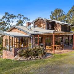 Country-style Stunner - Bushland Peace & Privacy