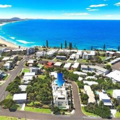 4 Bed Townhouse 200m to the Beach