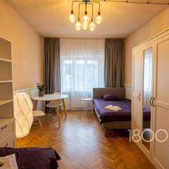 1800 by Vince Stay - Private Rooms in Town Hall Square